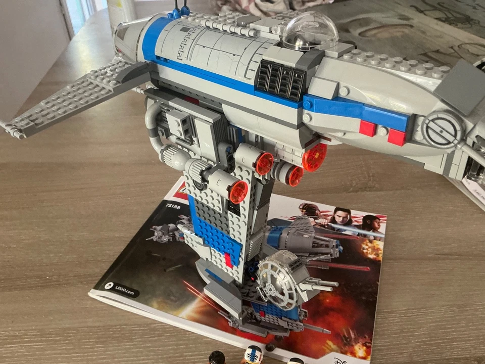 LEGO Star Wars 75188 Resistance Bomber, photo 4 sur 5
