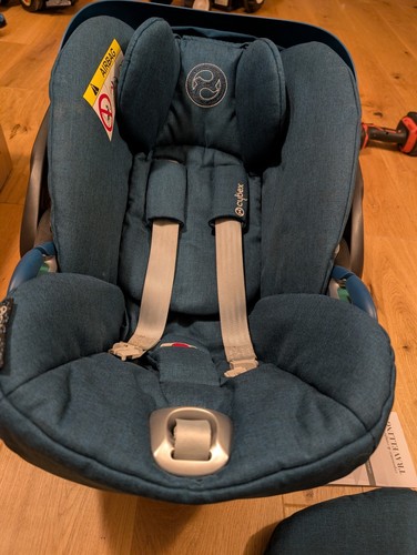 Cybex Cloud Z2 iSize Infant Seat and Cybex Base Z2 - Nautical Blue - Picture 2 of 3