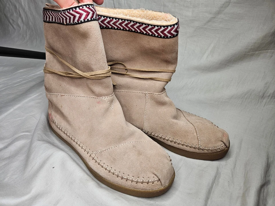 Botas Toms Mocasín Medianas Para Mujer Talla 8 Beige Gamuza Cuero Con Cordones Borla Sin Cordones Foto 2 de 4