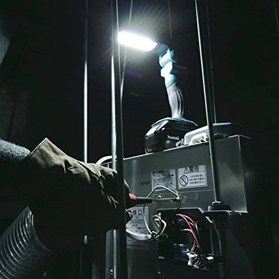 18v Li-ion 6 pcs Combo kiit (3 x 5.0Ah Li-ion Batteries and Charger DC18RD) - Image 3 of 4