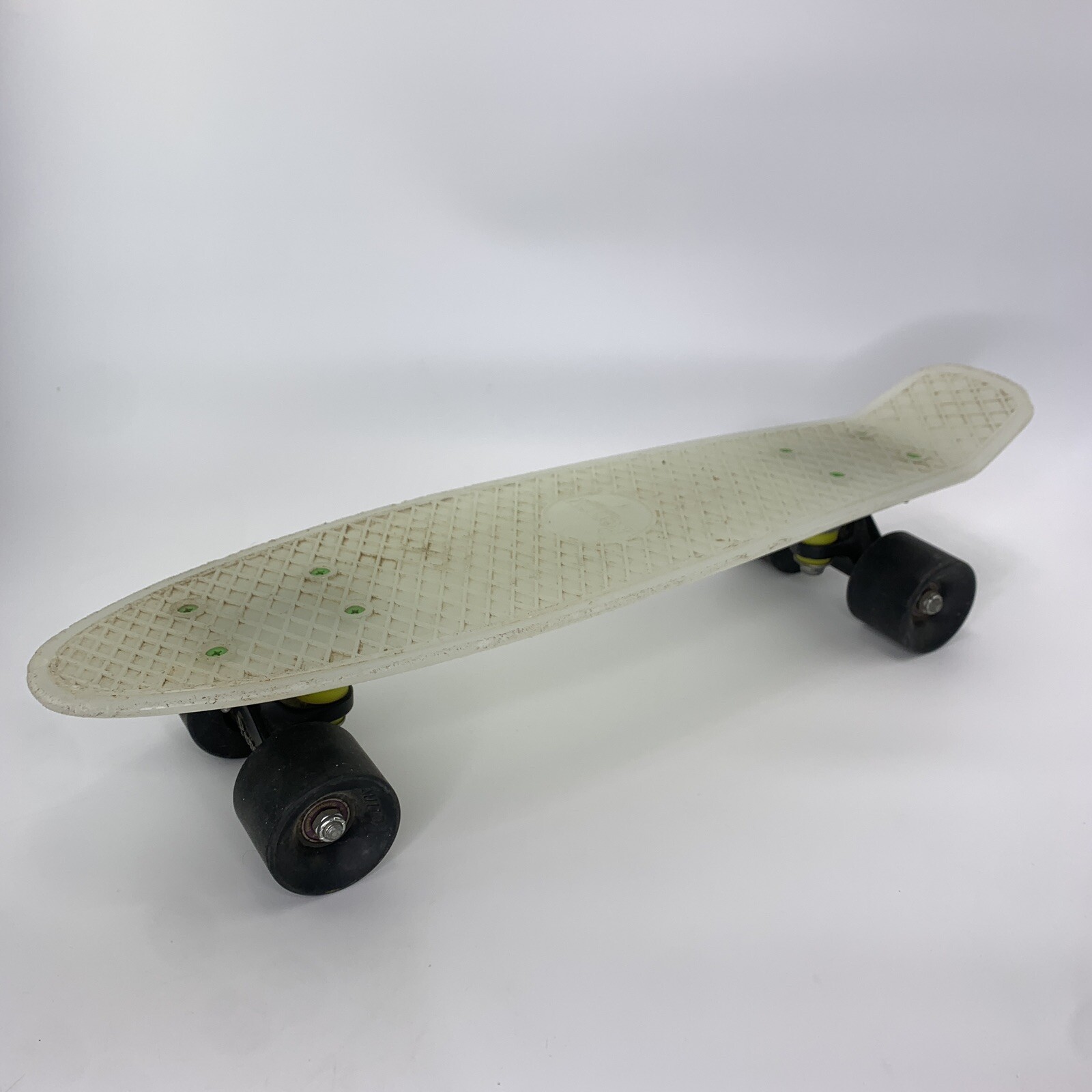 Penny Skateboard - Casper 22.5" - Glows in The Dark