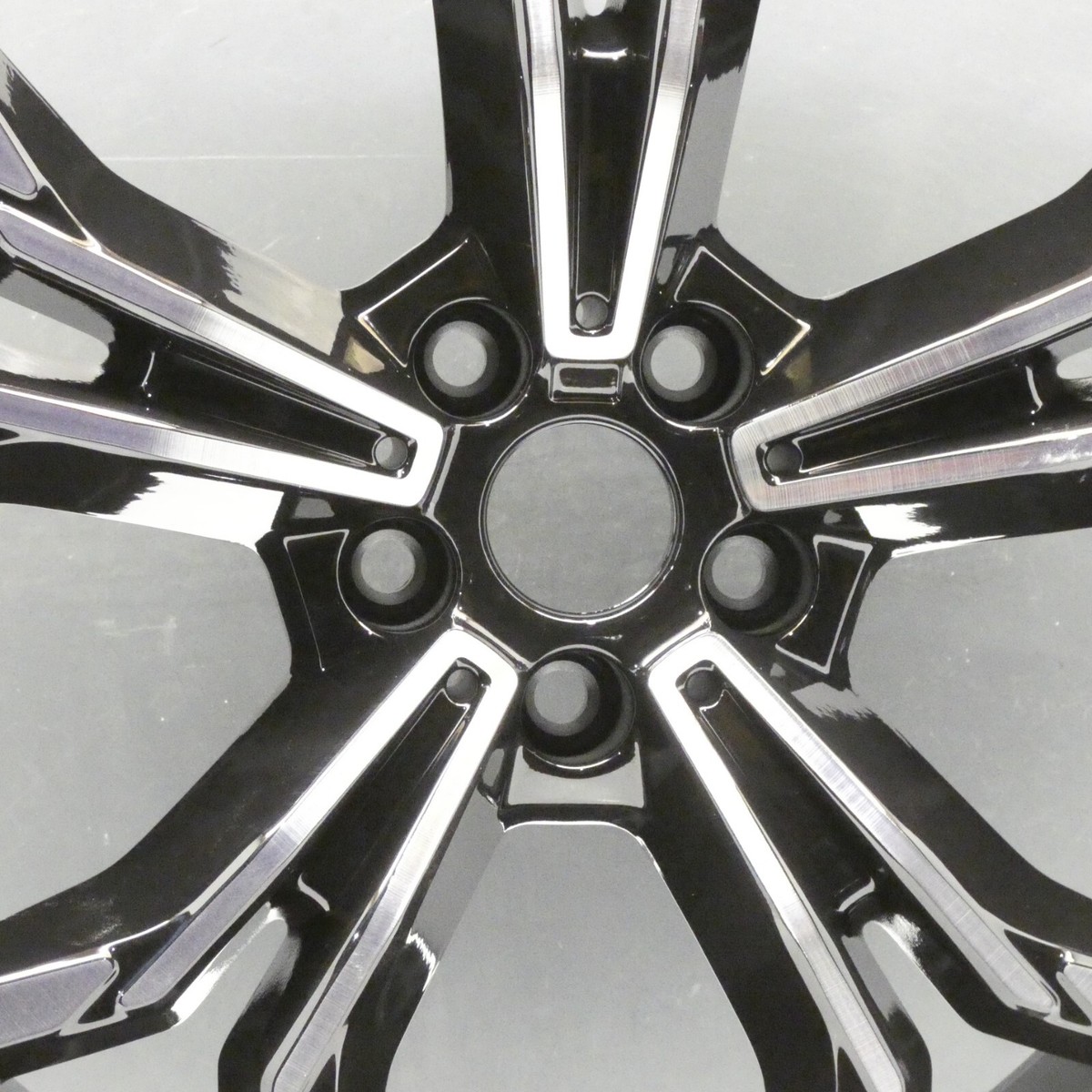 Factory BMW X3m X4m 21 Inch Wheel Genuine Original OEM 765m Factory BMW X3m X4m 21 Inch Wheel Genuine Original OEM 765m