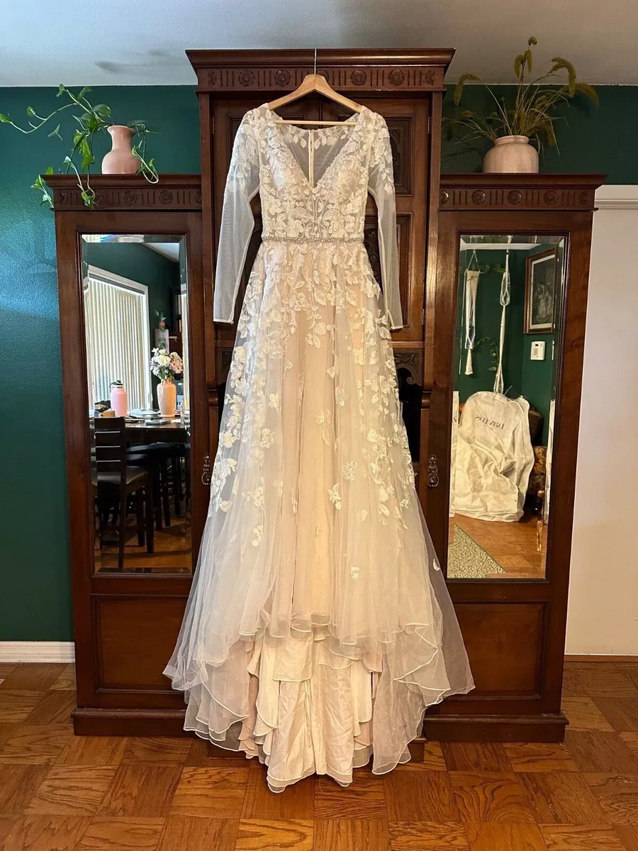 David s Bridal Brand New with tags Wedding Dress Sz.2 Ivory Longsleeve