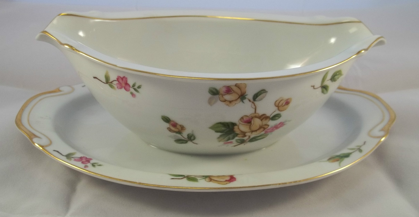 Lynmore Fine China Japan Golden Rose Gravy Boat With Attached