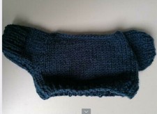 H A N D A R B E I T : Puppenpullover in blau