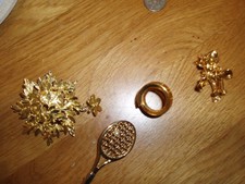 Vintage costume jewellery - Gold plated(?) Tennis racket, earing, orchid, broach