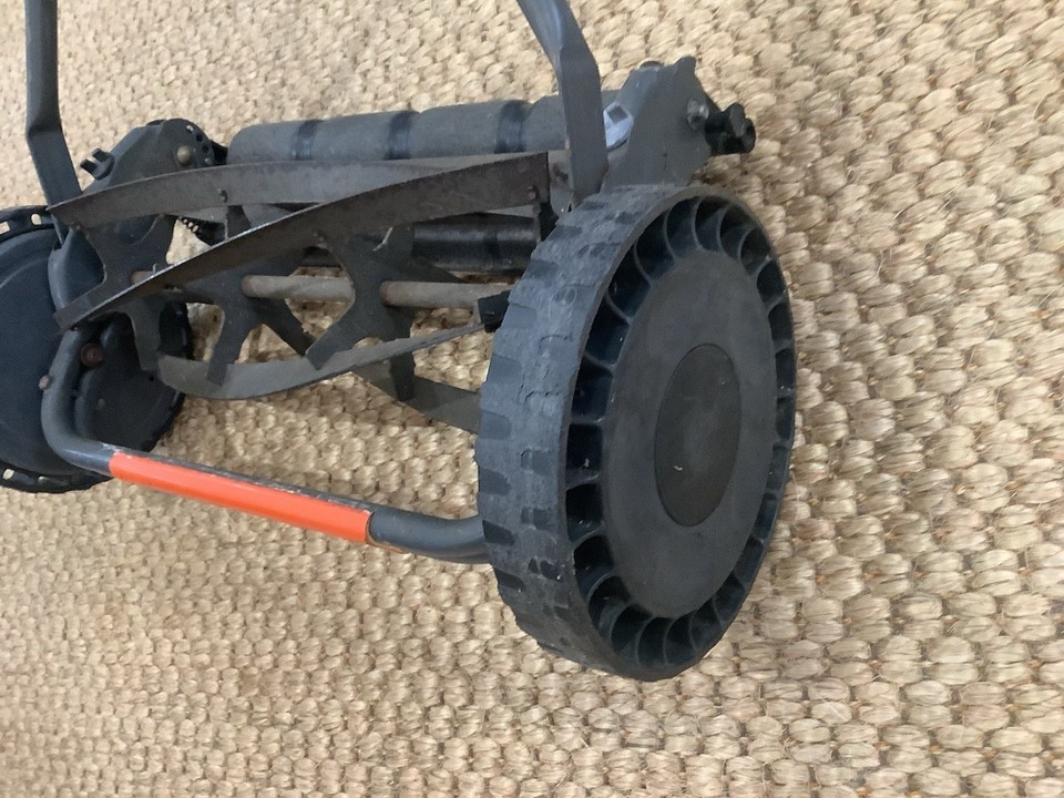 Flymo H40 Push Mower Lawn Hand Mower ABBOTSFORD SYDNEY Free Catcher ...