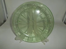 Very Pretty Jeanette Green Uranium glass Doric pattern 9 3/8" Grill Plate