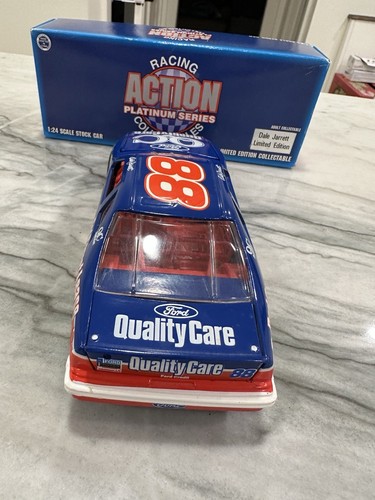 Dale Jarrett 1995 Quality Care Nascar 1/24 Diecast QC Ford Thunderbird #88 - Picture 4 of 4