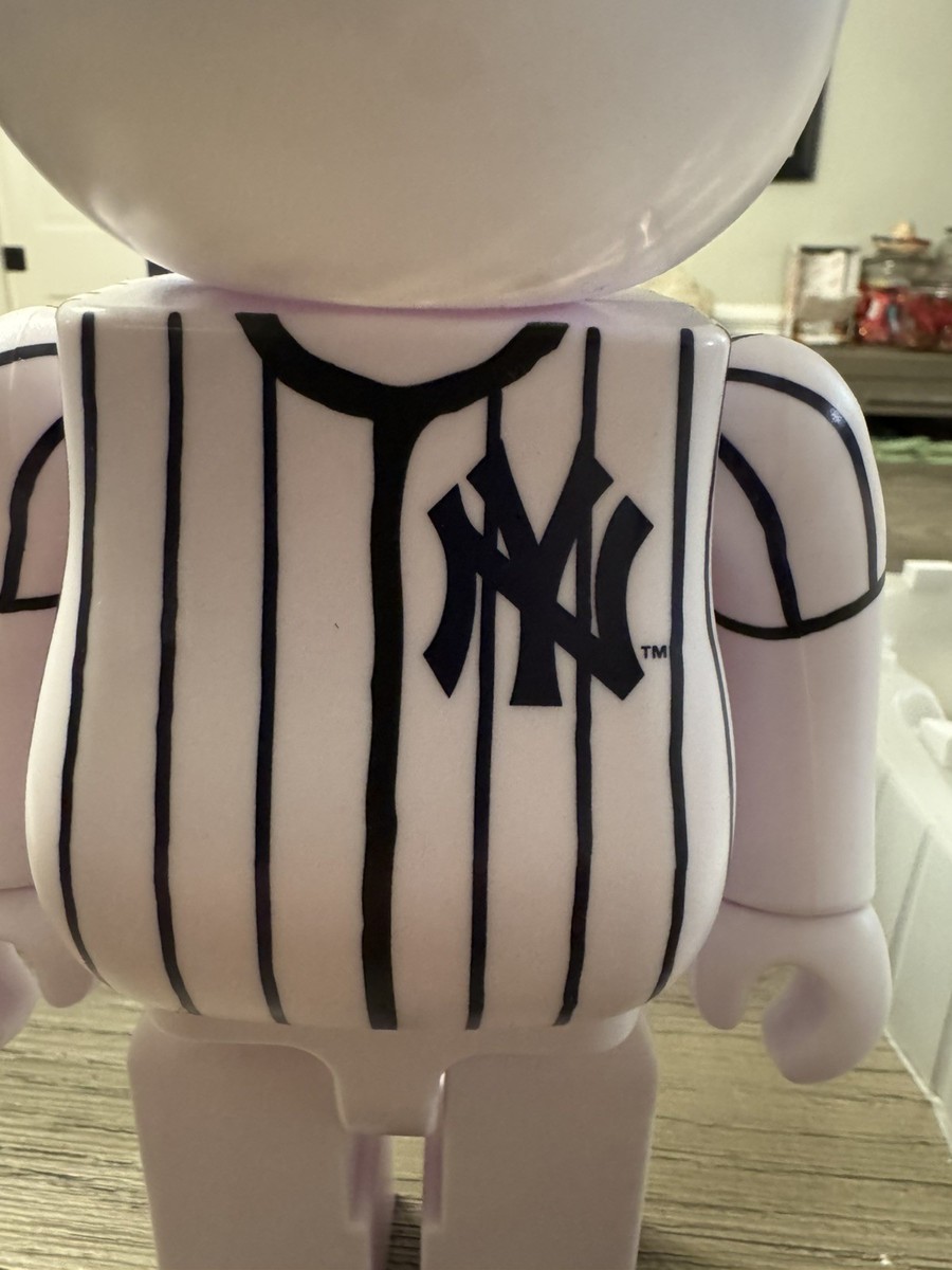 Be@rbrick Bearbrick x MLB x Peanuts New York Yankees Snoopy 100