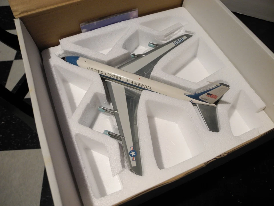 SUPER RARO, BOEING 707 a bordo, Estados Unidos de América ED, 1:200, ¡SOLO 288! Foto 3 de 4