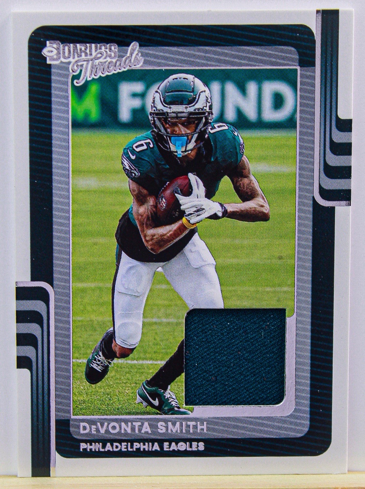 2025 Panini Donruss Threads Devonta Smith Patch #DTH-DSH Philadelphia Eagles