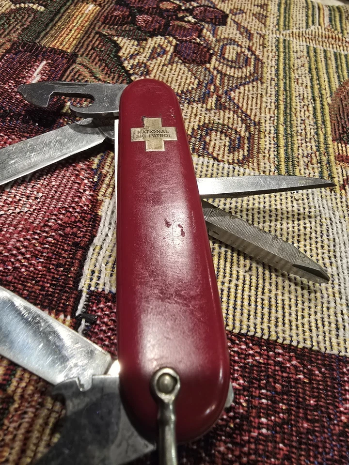 SWISS ARMY VICTORINOX OFFICIER SUISSE SWITZERLAND NATIONAL SKI PATROL KNIFE RARE - Image 2 of 4