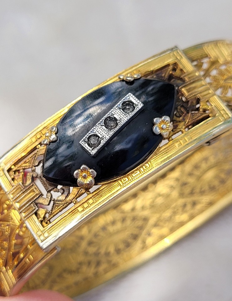 Vintage Art Deco Faux Onyx Gold Tone Filigree Hinged Bangle Bracelet