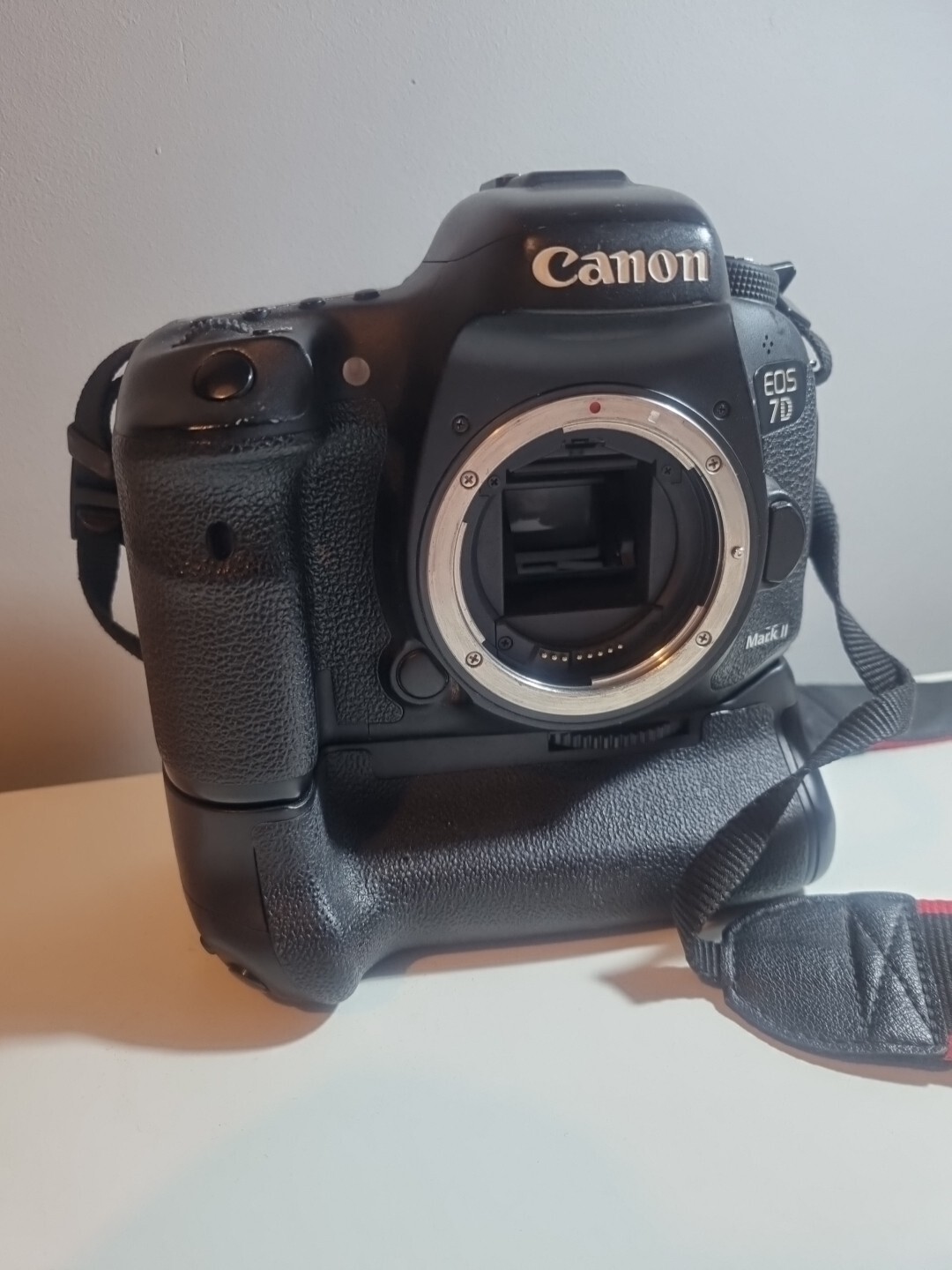 Canon EOS 7D Mark II DSLR Camera (Body Only) 4549292001617 eBay