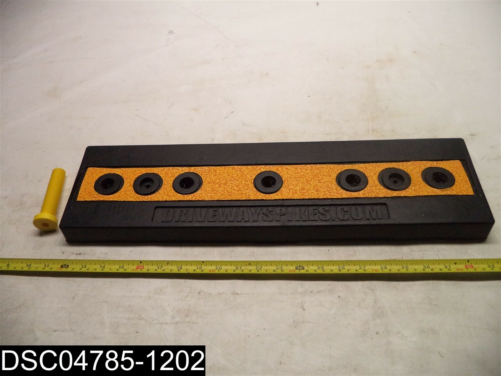 (Missing 4 Yellow Spikes) DS22 22" Driveway Spikes With Rubber Base eBay