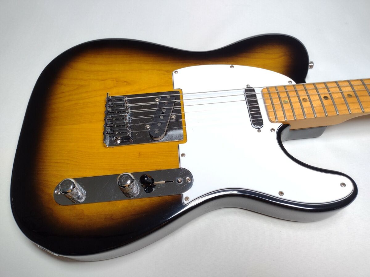 Fender USA American Deluxe Telecaster Sunburst 2006 Free Fender USA American Deluxe Telecaster Sunburst 2006 Free