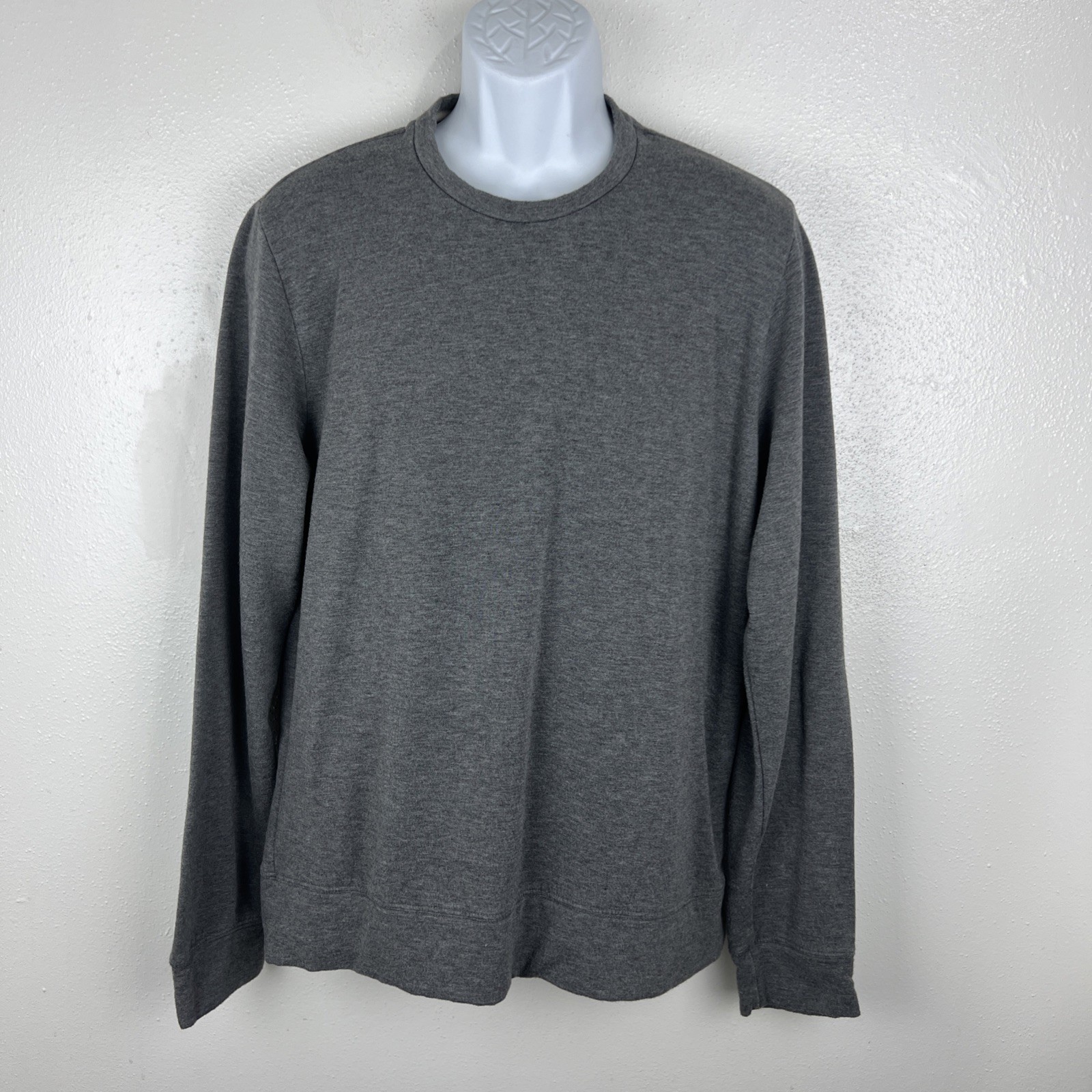 Velvet by Graham & Spencer Sweater Men Medium Grey Crew Pullover Long Sleeve