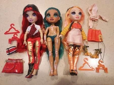 Rainbow High Lot Of 3 Dolls Near Complete Ruby Anderson Jewel Richie Poppy Rowan