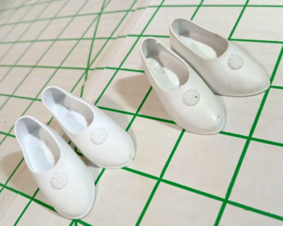 2 PAIRS VINTAGE 1960s WHITE VINYL HIGH HEEL SHOES FIT 13''-15'' DOLLS MISS REVLON