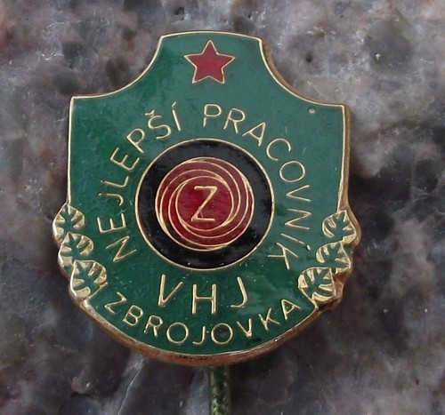 Vintage Ceska Zbrojovka Czech Guns CZ Weapons Logo Best Worker Award Pin Badge - Picture 2 of 3