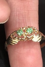 14KT YELLOW GOLD IRISH CLADDAGH RING SIZE 7.75 WITH LIGHT GREEN GEMSTONES 1.7g