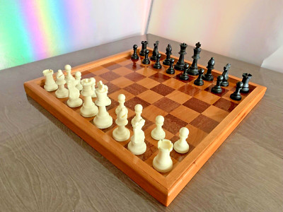 50 mm Quadrate - Premium handgefertigtes Schachbrett aus Mahagoni & Buche
