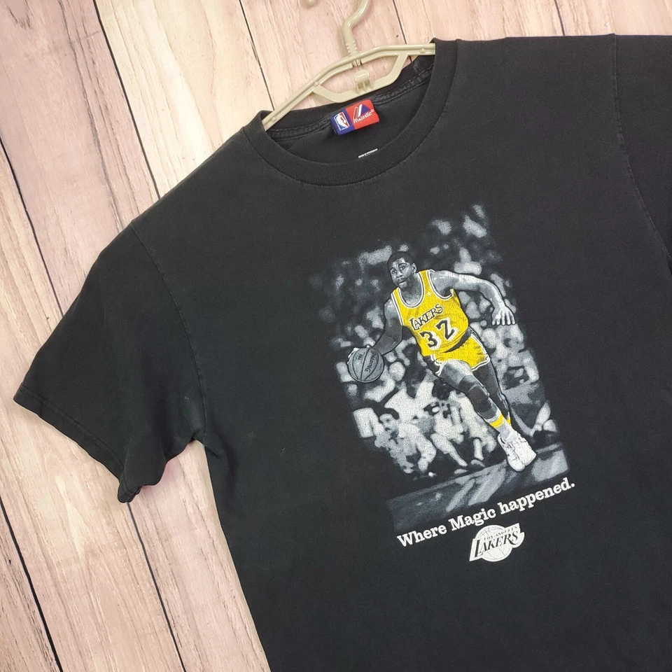 Camisa Magic Johnson de Los Angeles Lakers Talla M Where Magic Happenes NBA Foto 2 de 4