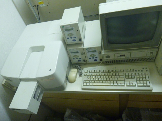 Jasco model V-580 VIS/UV spectrophotometer with temp programming
