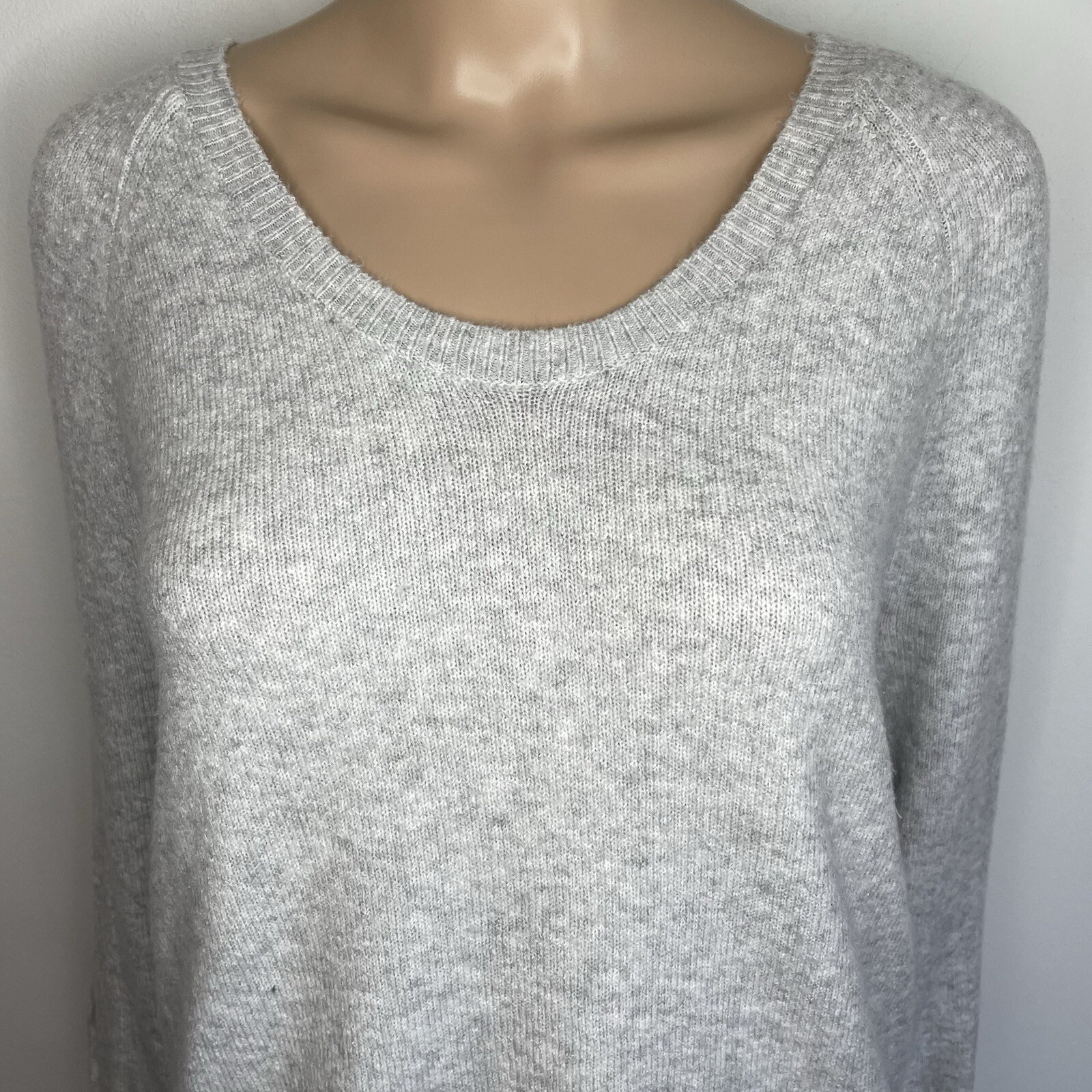 LOFT Solid Light Gray Round Neck Long Sleeve Pull… - image 3