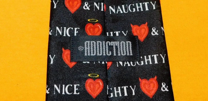 MEN'S ADDICTION BLACK/RED/WHITE HEARTS MOTIF ALL POLYESTER TIE - DESIGNER TIES. - Image 3 of 3