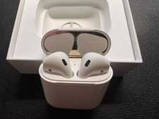 Apple AirPods 1st Gen w/ Charging Case Left Earbud Dies - For Parts