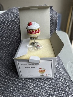 Cooking Club Of America Fruiffel delight Trinket Box with "strawberry in spoon"