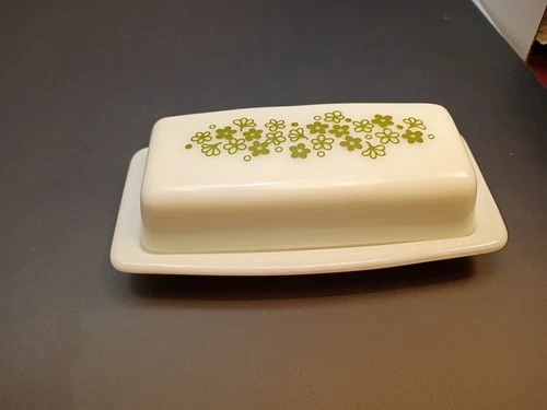 Vintage Pyrex Spring Blossom Crazy Daisy Butter Dish. 72-B  Excellent Condition