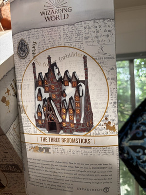 Department 56 Harry Potter Wizarding World Three Broomsticks Village