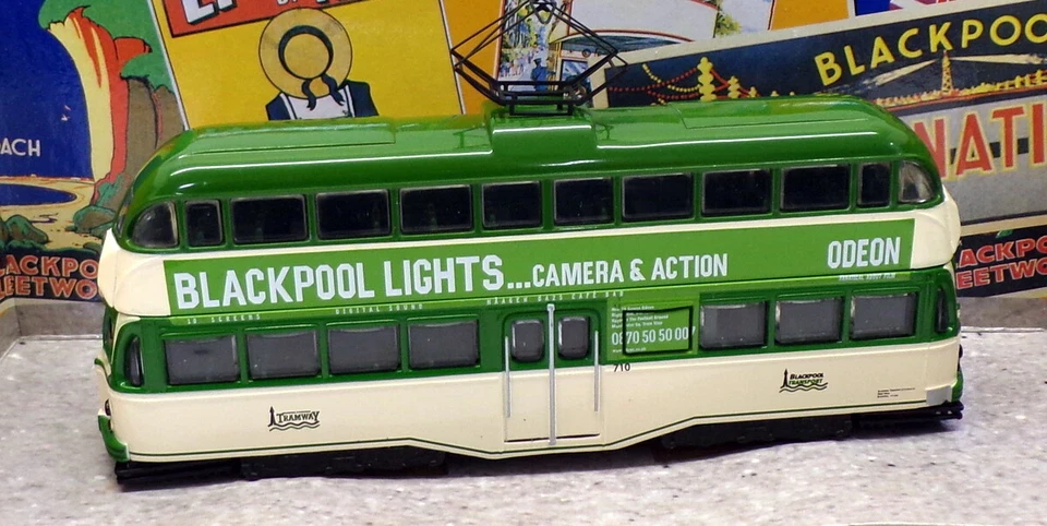 Corgi 1/76 Scale OM43503 - Blackpool Balloon Tram - Car 710 Odeon Cinema - Image 3 of 3