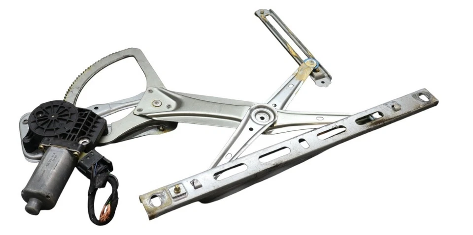 Motor regulador ventana puerta delantera derecha fabricante original mercedes w208 clk320 97-03 Foto 3 de 4