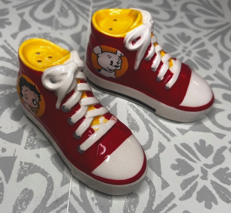 Vandor Betty Boop Ceramic Red/White Sneaker Salt & Pepper Shaker Set, 2pc