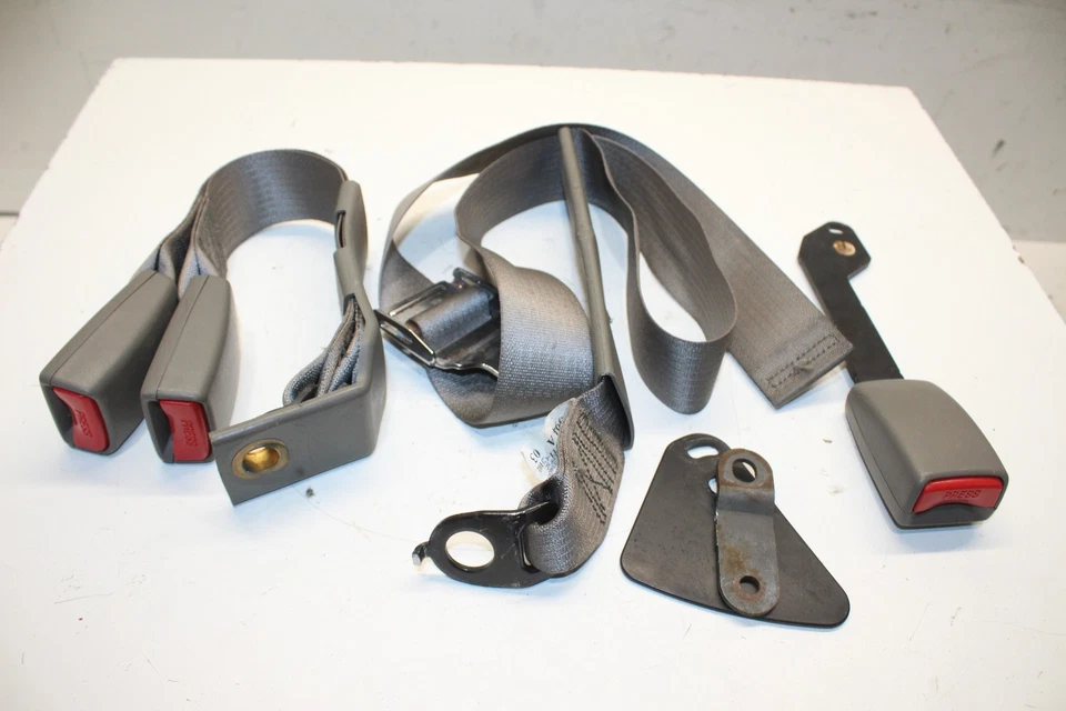 2003 - 2007 HUMMER H2 6.0 后座座椅扣套装 原始设备制造商 — 第 2/4 张图片