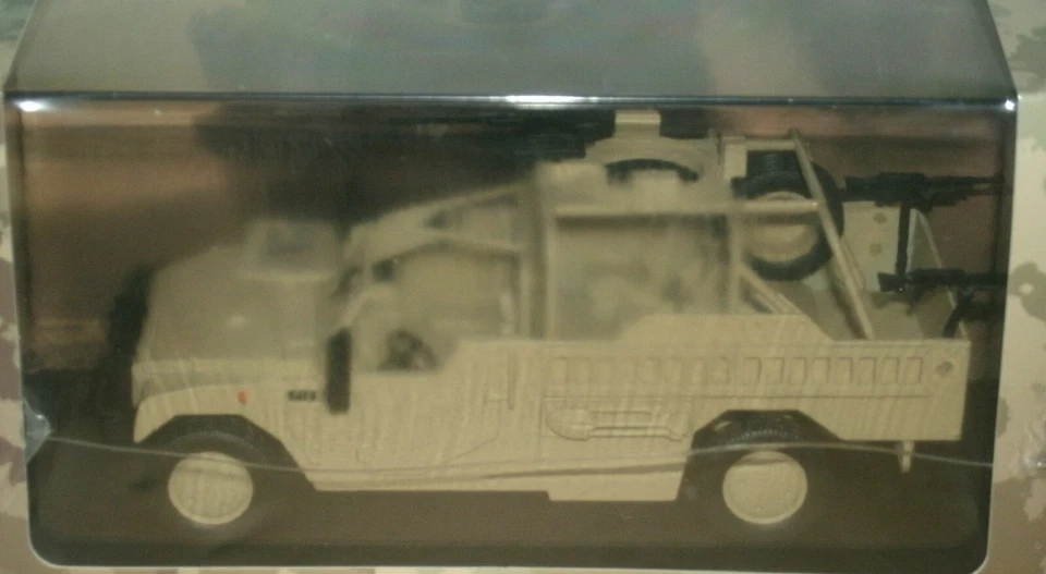 1/43 Scale Renault Sherpa Light Tactical 4x4 Diecast Vehicle Atlas Model 2440401 - Image 2 of 4