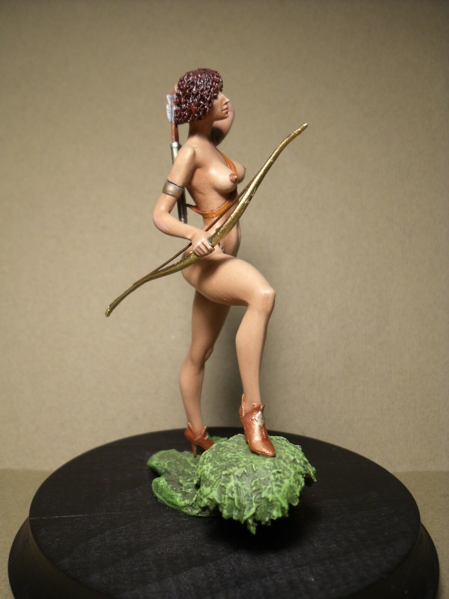 FIGURINE 1/18 GIRL CHIARA VROOM NOT PEINT FOR CMR AUTOART