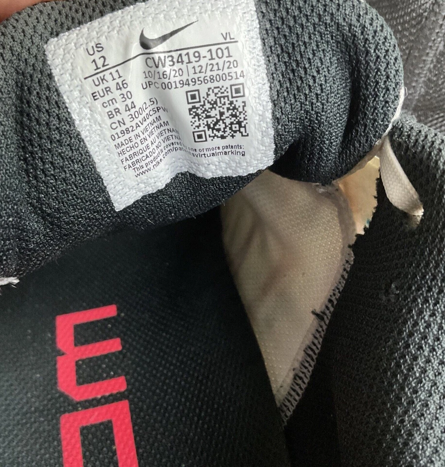 NIKE Zoom Winflo 8 Mens Size 12 White Sneakers Running Shoes - Image 2 of 4