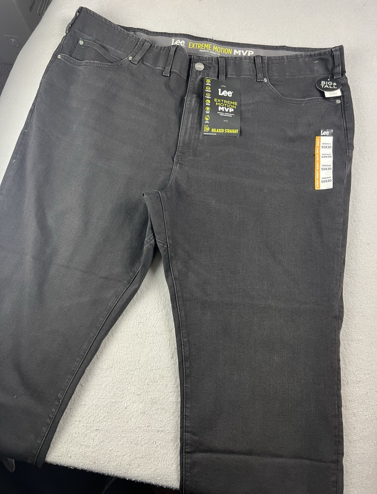 LEE Extreme Motion MVP Mens Relaxed Straight Jeans W50 L30 Vintage Black NWT