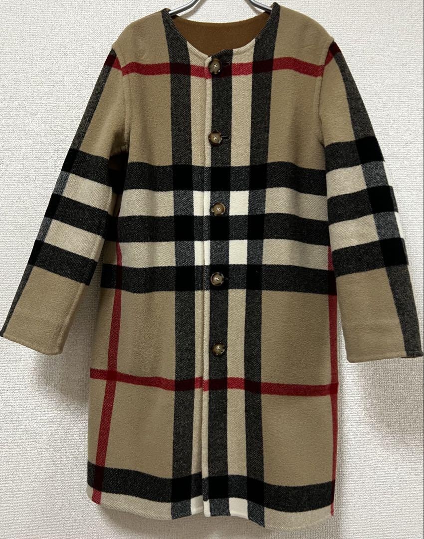 コート Burberry Beige Wool Reversible Coat 75953094-D700-4933-A1D6-