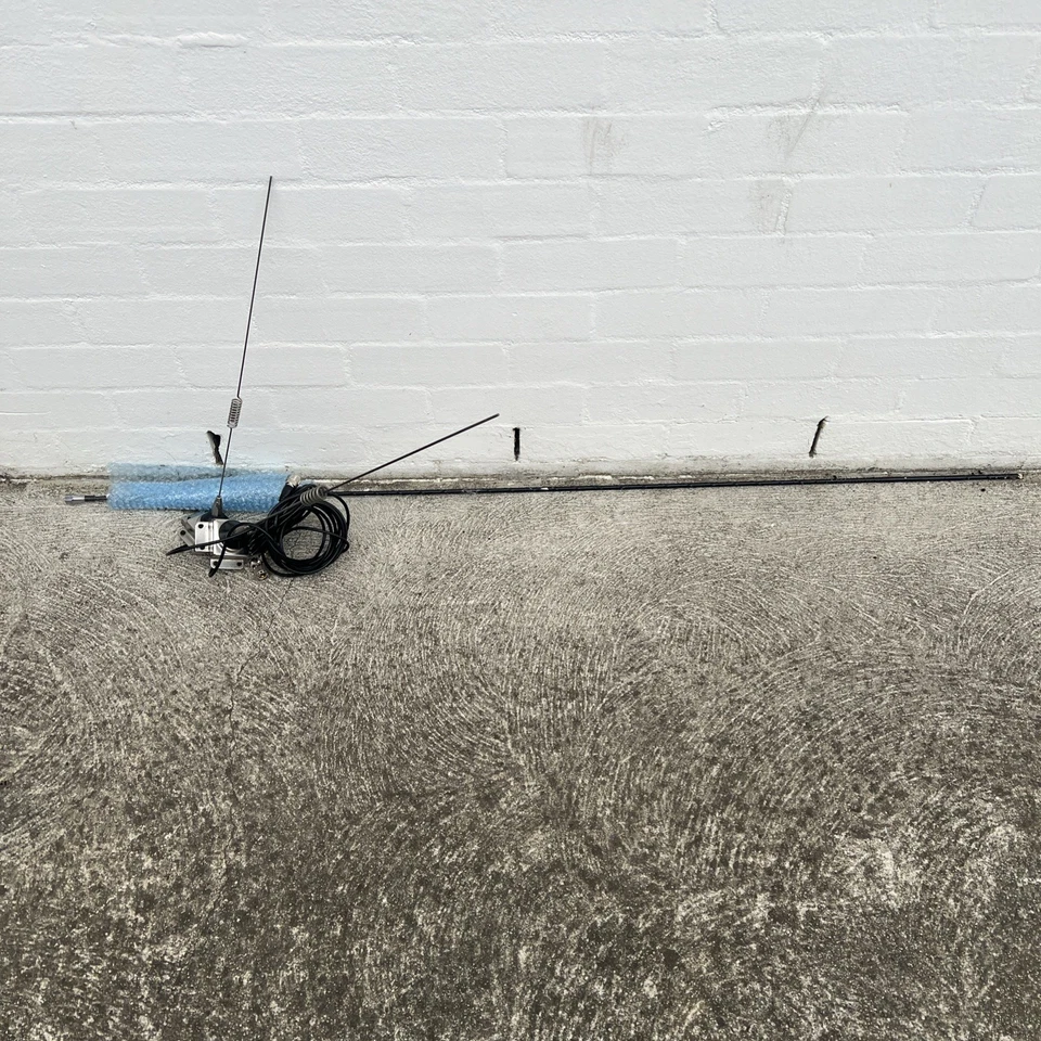 Uniden Uh 090 Transceiver Am UHF Cb Radio In One x2  - image 3 of 3