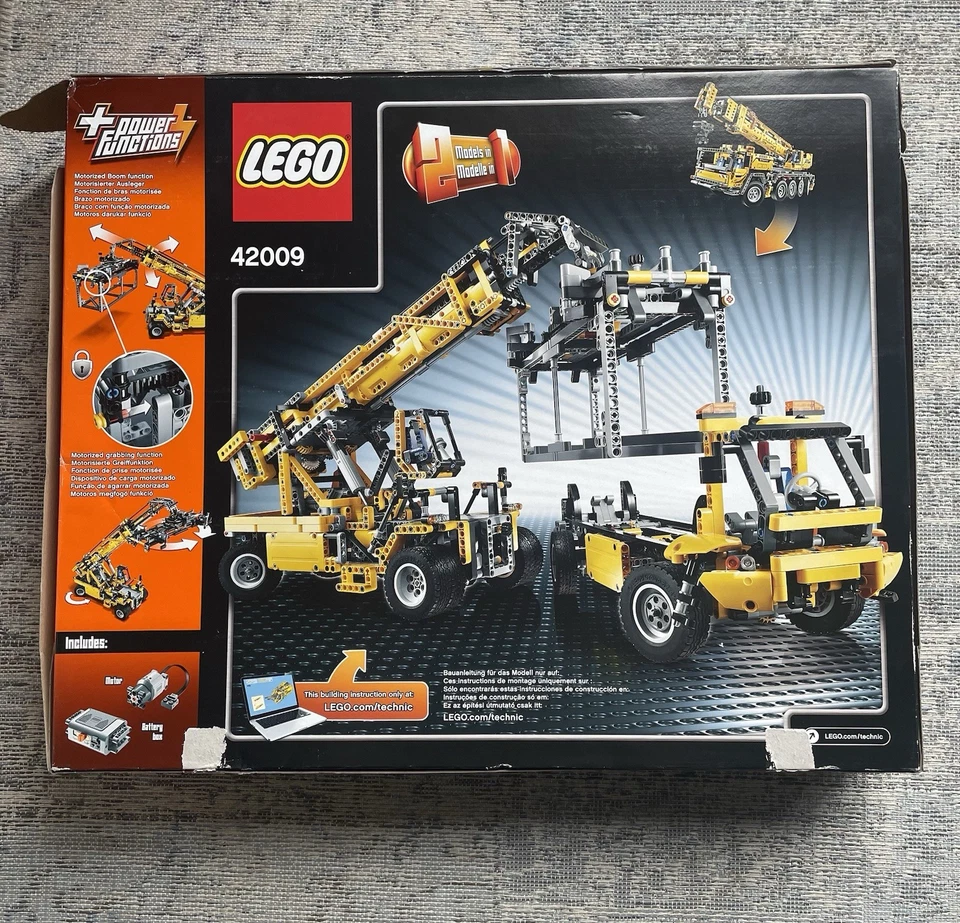 LEGO Technic 42009 Mobile Crane MK II, photo 2 of 5