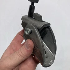 Eaton Tolco Universal Swivel Sway Brace 910/980 1/2" Bolt Hole