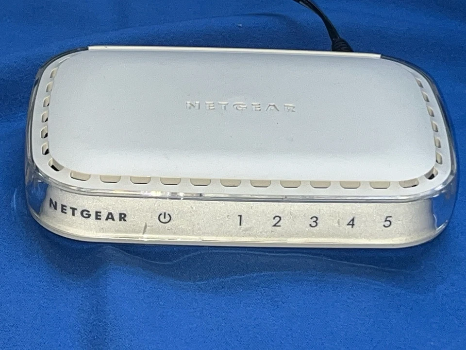 Netgear FS605 v3 5 Port 10/100 Mbps Networking Computer Hub Switch LAN