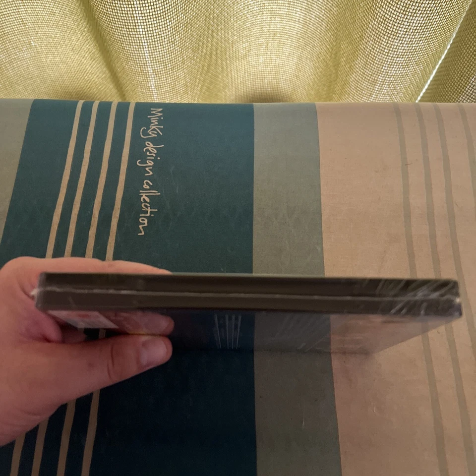 ANGELS & DEMONS- LTD BLU-RAY STEELBOOK- REGION B- NEW/SEALED- PROJECT POPART - Image 4 of 4