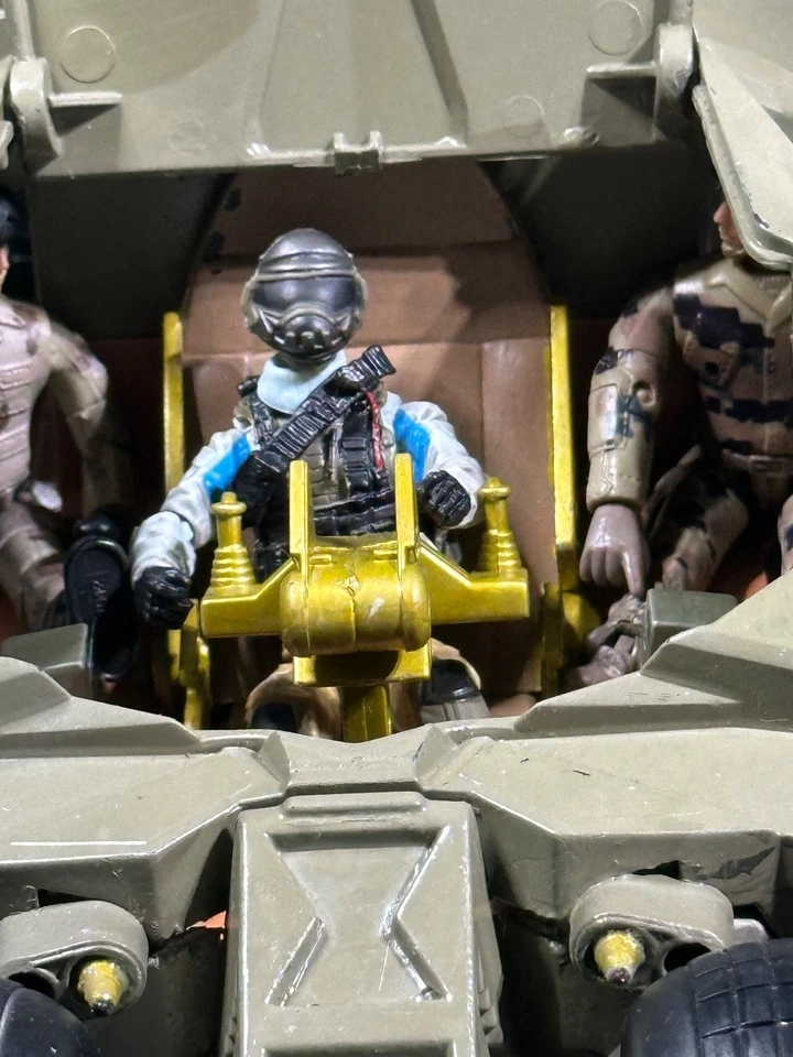 JoyToy / G.I. Trituradora JOE/Turbo cabe hasta (3) figuras de acción 1:18  Foto 4 de 4